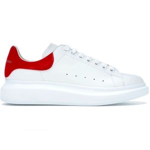 Alexander McQueen. Eur 39. Velvet red.